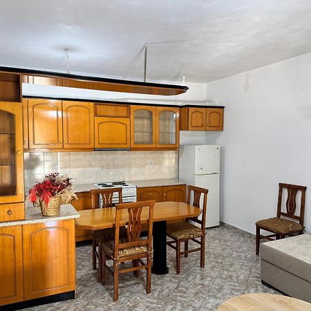 Alex Apartments Sarande Exterior photo
