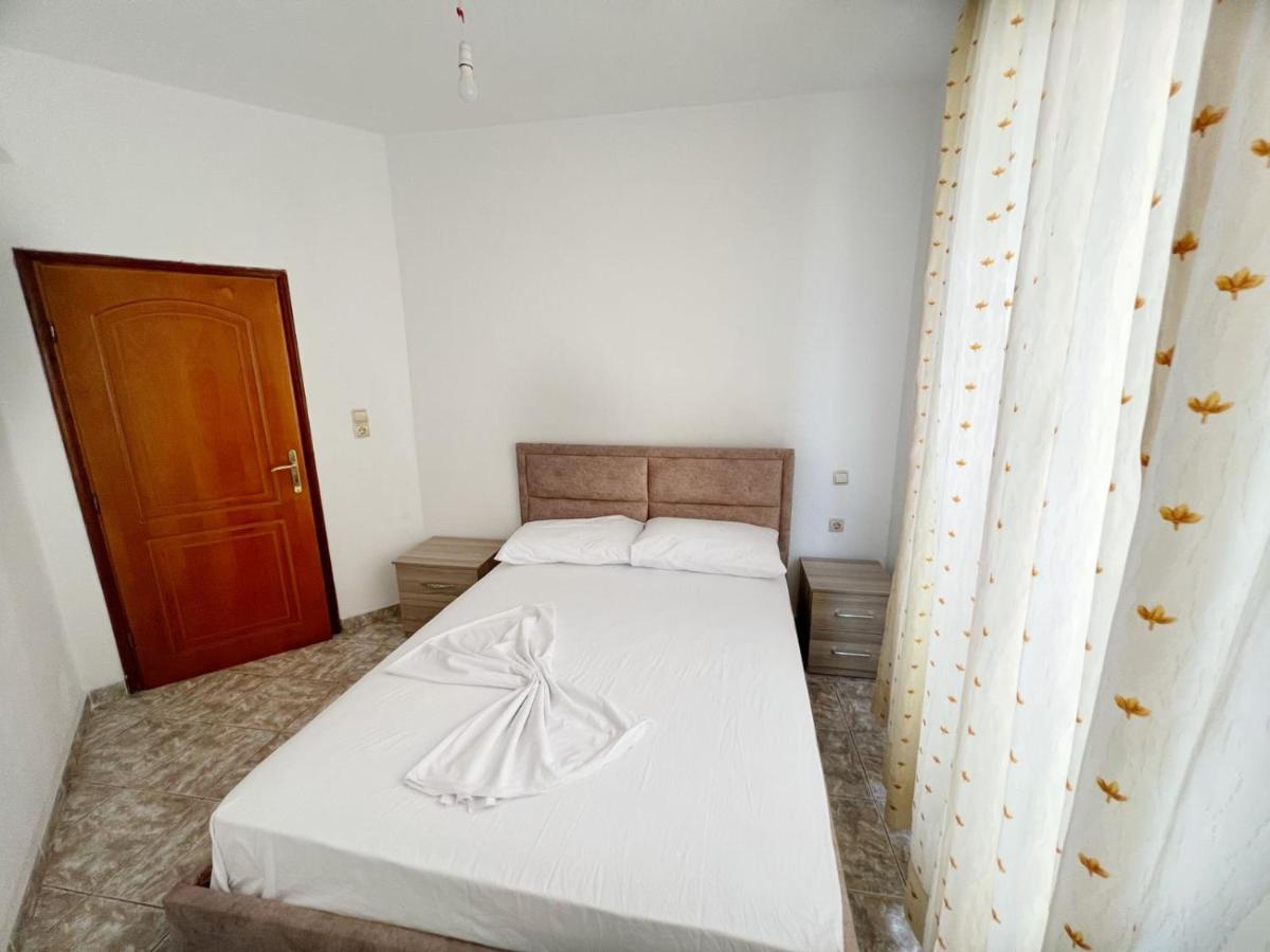 Alex Apartments Sarande Exterior photo
