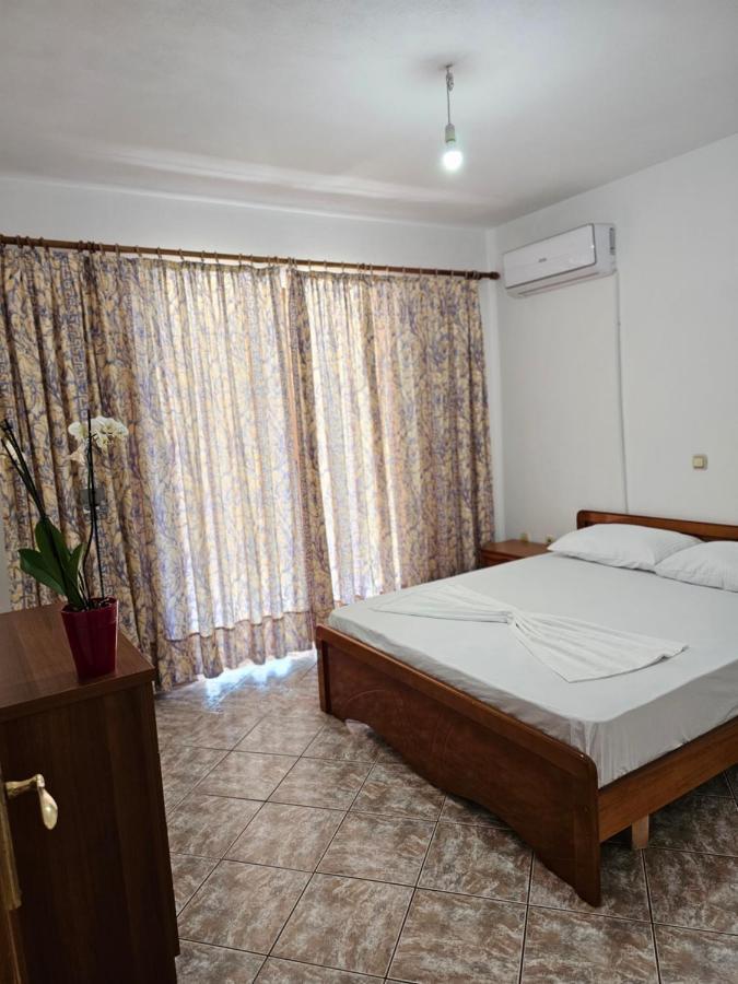 Alex Apartments Sarande Exterior photo