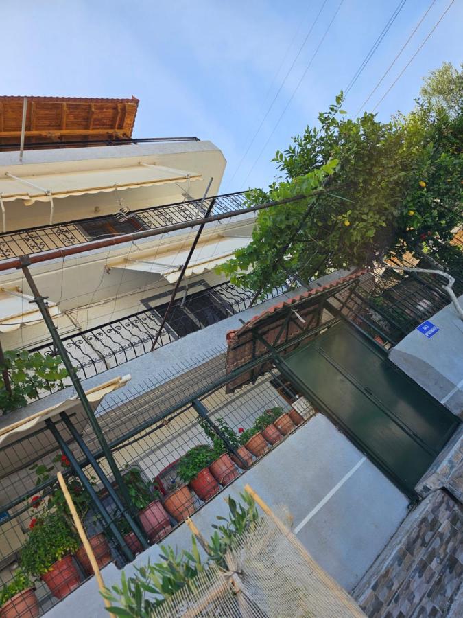 Alex Apartments Sarande Exterior photo