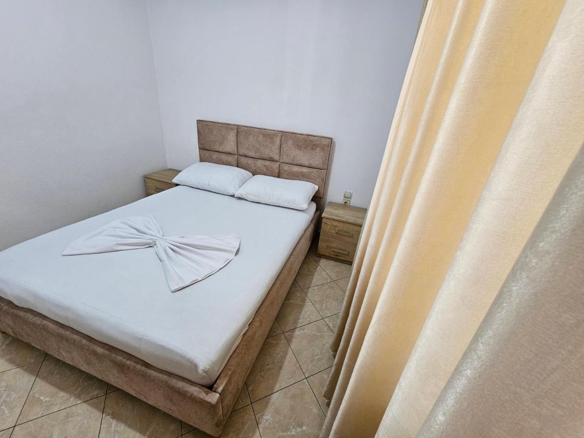 Alex Apartments Sarande Exterior photo
