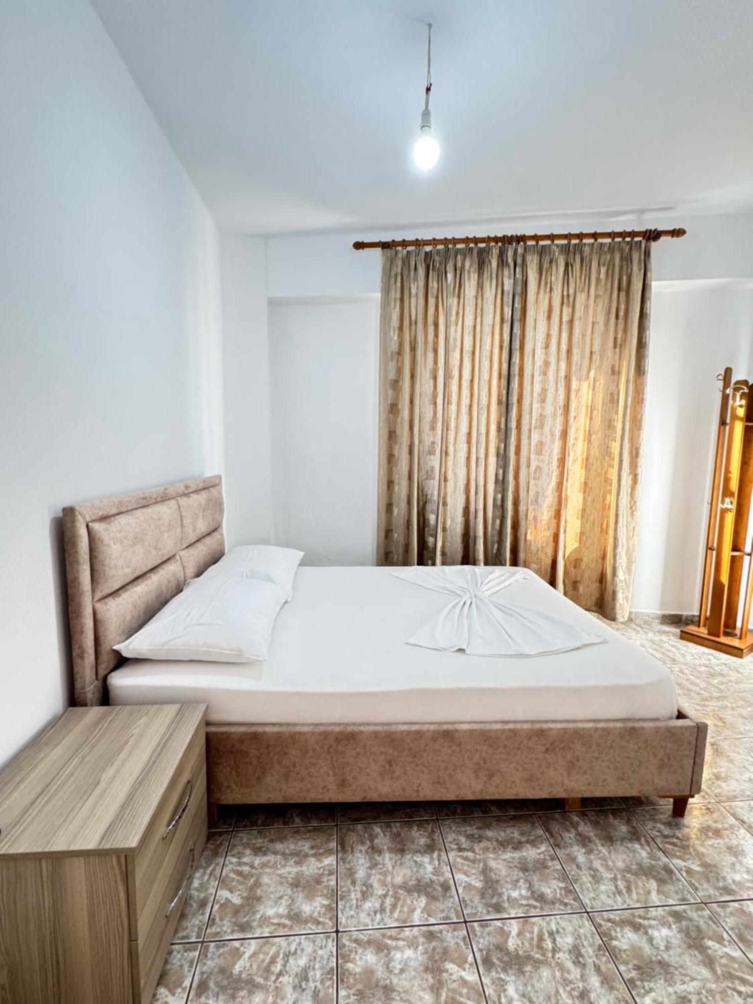 Alex Apartments Sarande Exterior photo